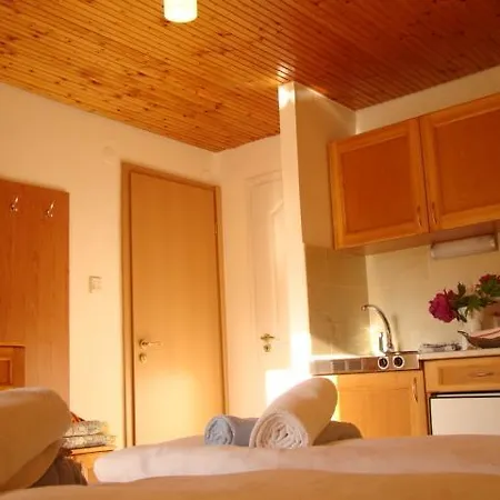 Apartment Viragoskert Heviz
