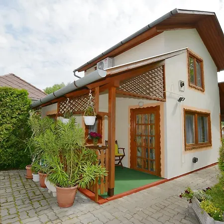 Viragoskert 公寓 *