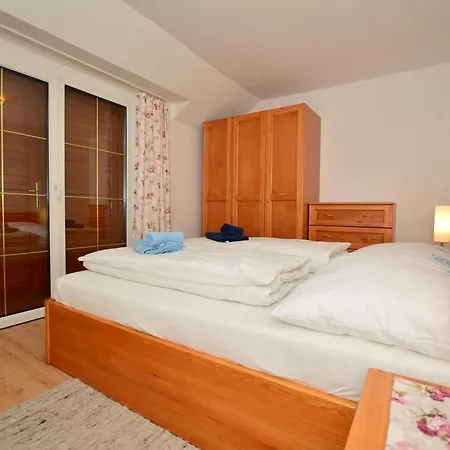 Apartment Viragoskert Heviz