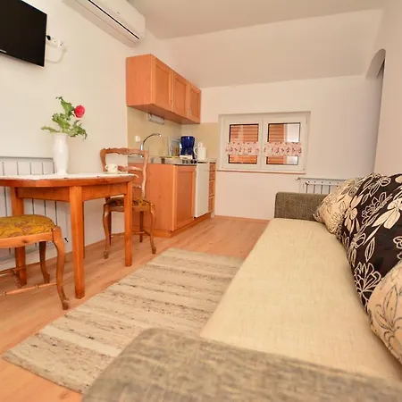 Viragoskert Appartement