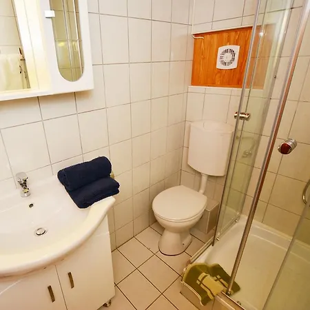 Apartment Viragoskert Heviz