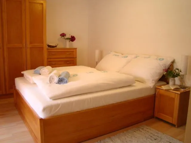 Viragoskert Apartmán *